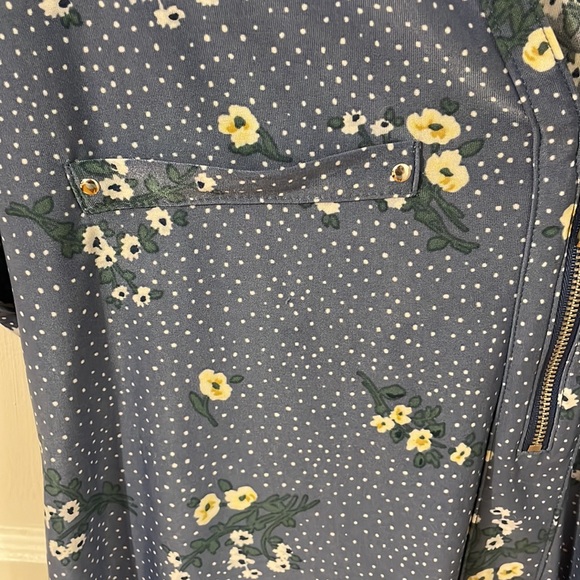 NWOT Lily Morgan Size M Polo Style Floral T shirt - Picture 3 of 5